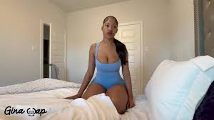 نيك اخت سمراء في الصباح sex xnxx